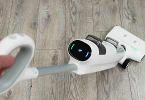 Yoniev U7s : Un aspirateur laveur efficace avec mode automatique et stérilisation de l’eau