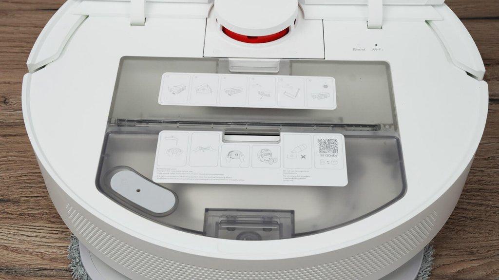 Aspirateur robot Xiaomi S10+ : Emplacement du bac à poussière et du réservoir d’eau