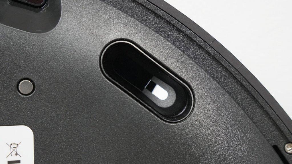 Roborock Saros 10R : Capteur optique en bas