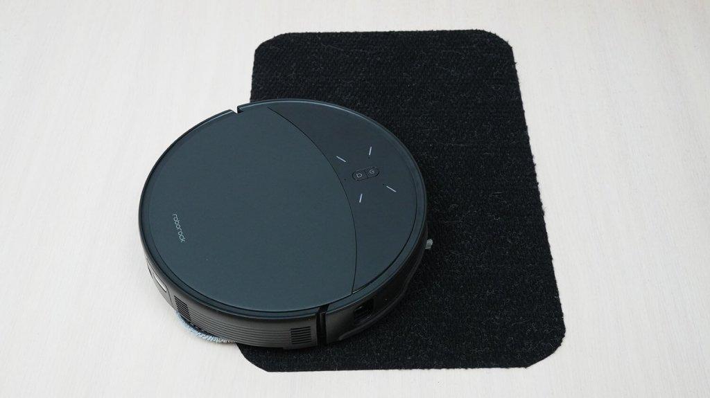Roborock Saros 10R : Conduite sur surfaces noires