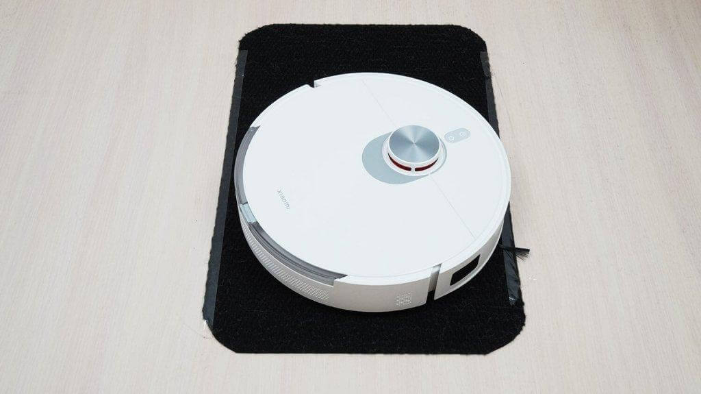 Aspirateur robot Xiaomi S20+ : Nettoyage des surfaces noires