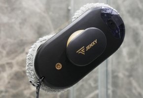 JENXY RC78 : Un robot lave-vitres à double jet, contrôlé par smartphone