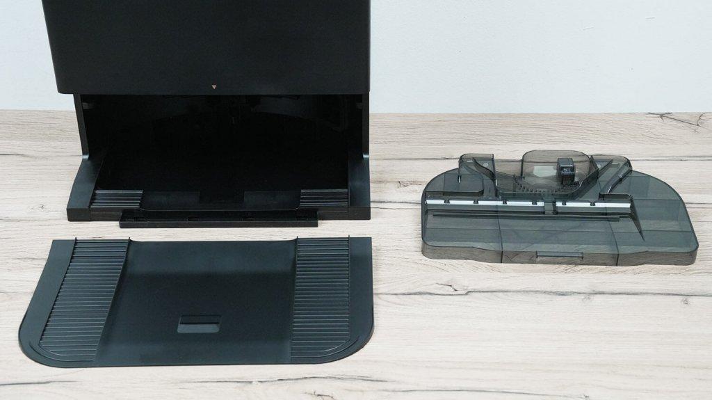 ECOVACS DEEBOT X8 Pro Plus : Bac et drain amovibles