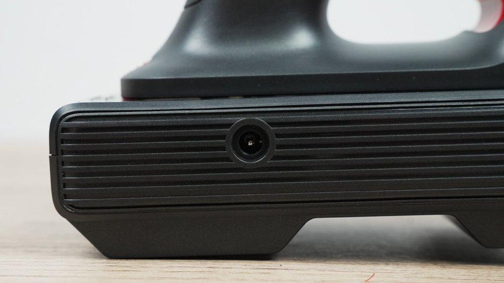 Série PRISM Vacuum Pro : Connecteur de chargeur