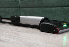 Trouver X4 Pro : nettoyage des sols à l'eau chaude avec pulvérisation et station d'accueil pratique