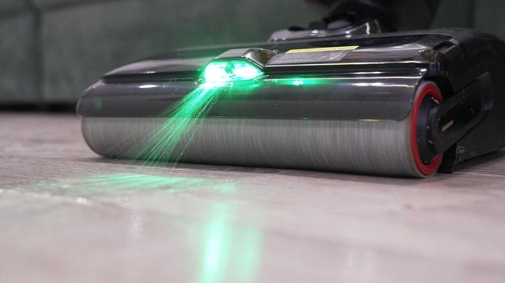 Trouver X4 Pro : Spray d'eau avec lumière