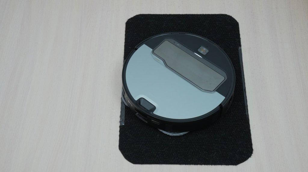 Roborock Saros Z70 : Conduite sur surfaces noires
