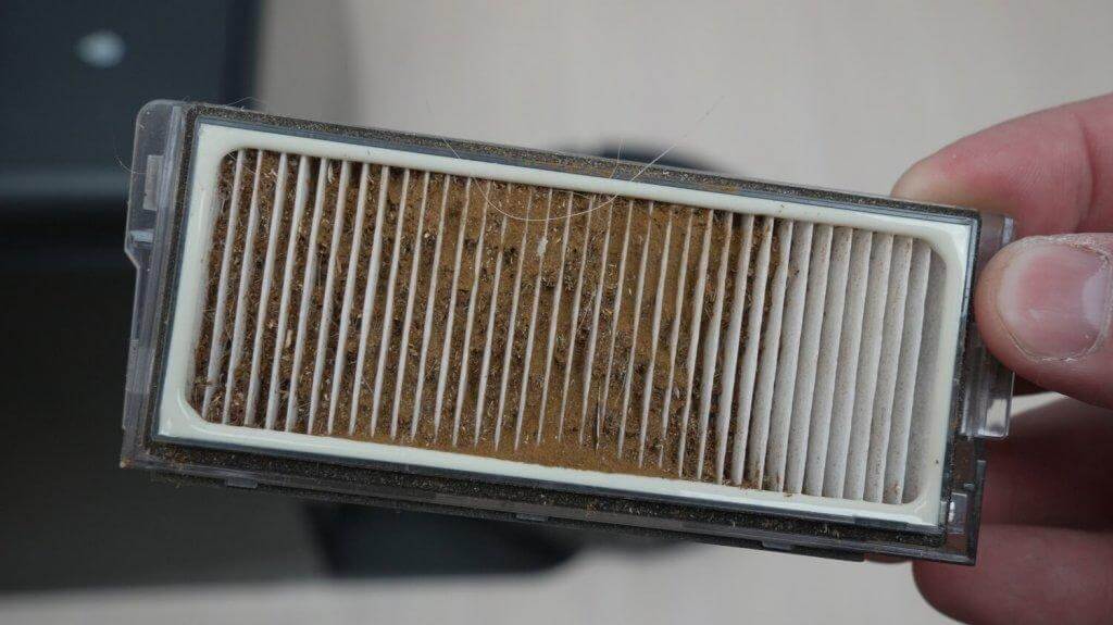 Roborock Saros Z70 : Filtre HEPA obstrué