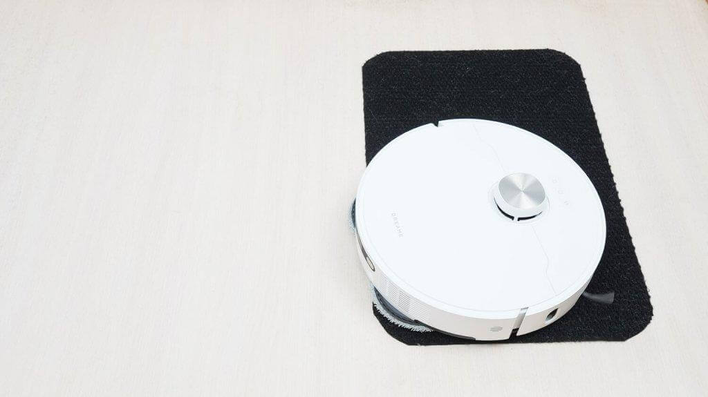 Dreame L40s Pro Ultra : Conduite sur surfaces noires