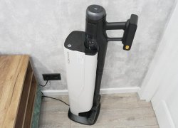 Roborock H60 Hub Ultra : station autonettoyante avec rangement pour accessoires, 210 watts, rétroéclairage !