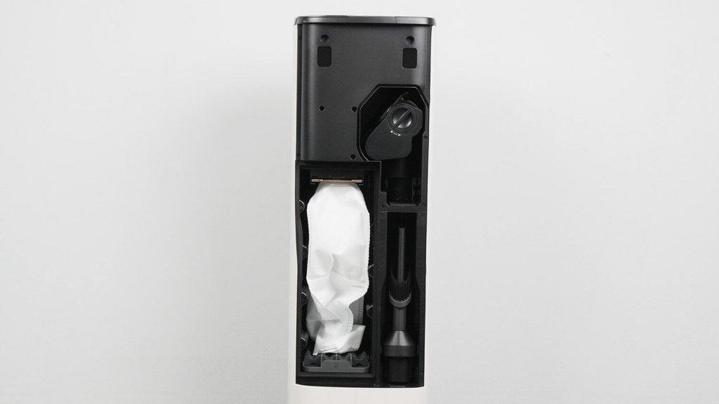 Roborock H60 Hub Ultra : Compartiment de rangement pour accessoires