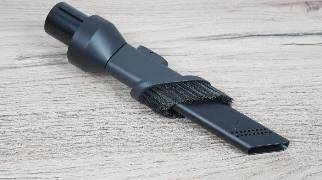 Roborock H60 Ultra : Outil pour les interstices