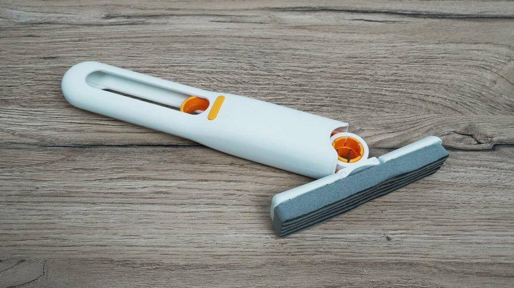 Gadget U100 : Brosse universelle