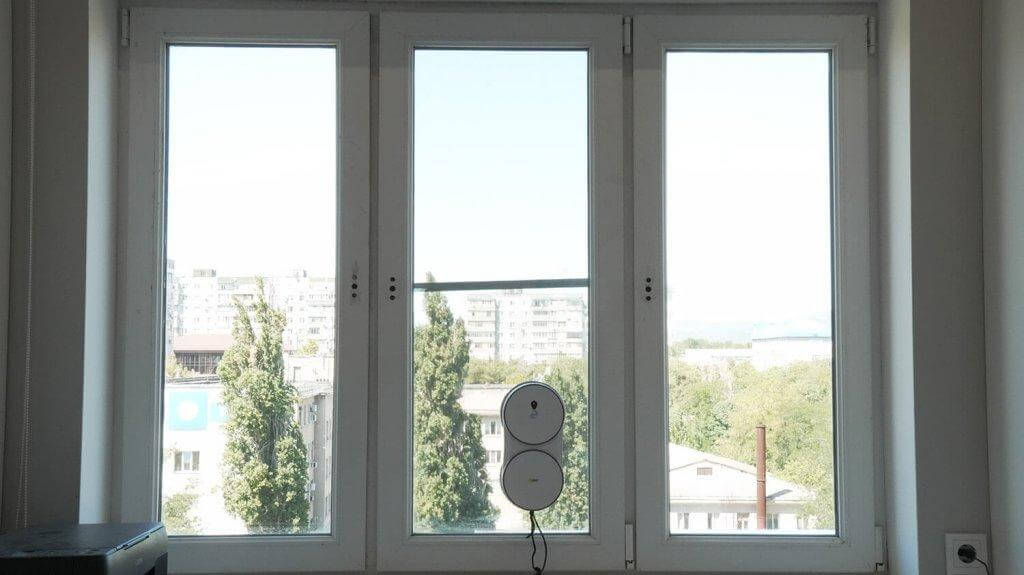 Dadget U220 : Nettoyant pour vitres étroites