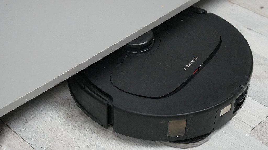 Roborock Qrevo L : Passage sous les meubles bas