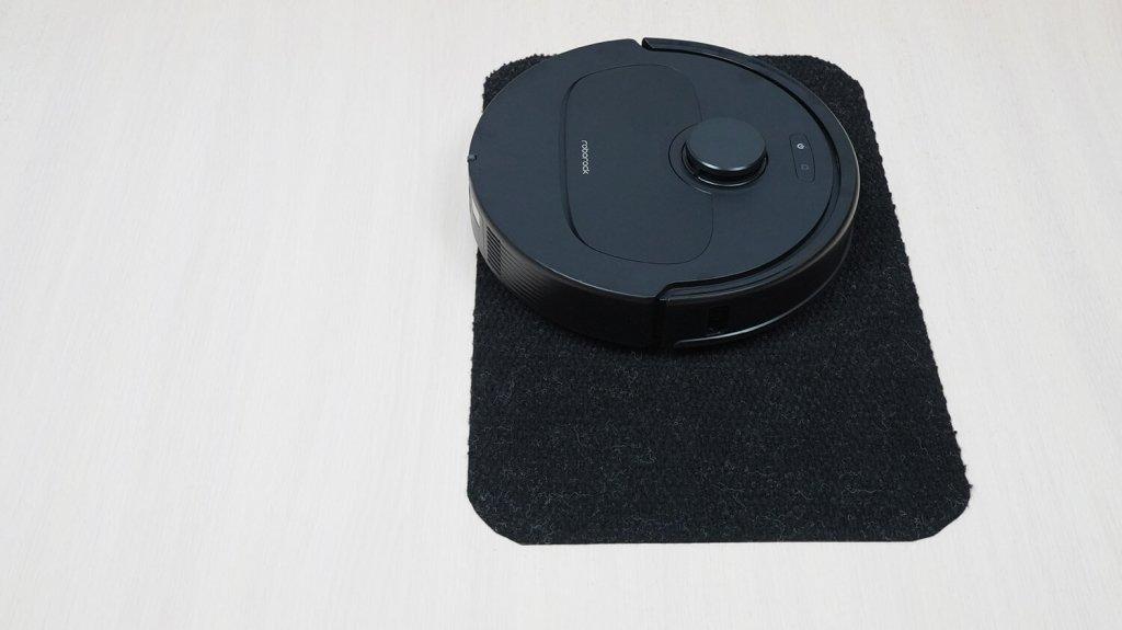 Roborock Qrevo L : Conduite sur surfaces noires