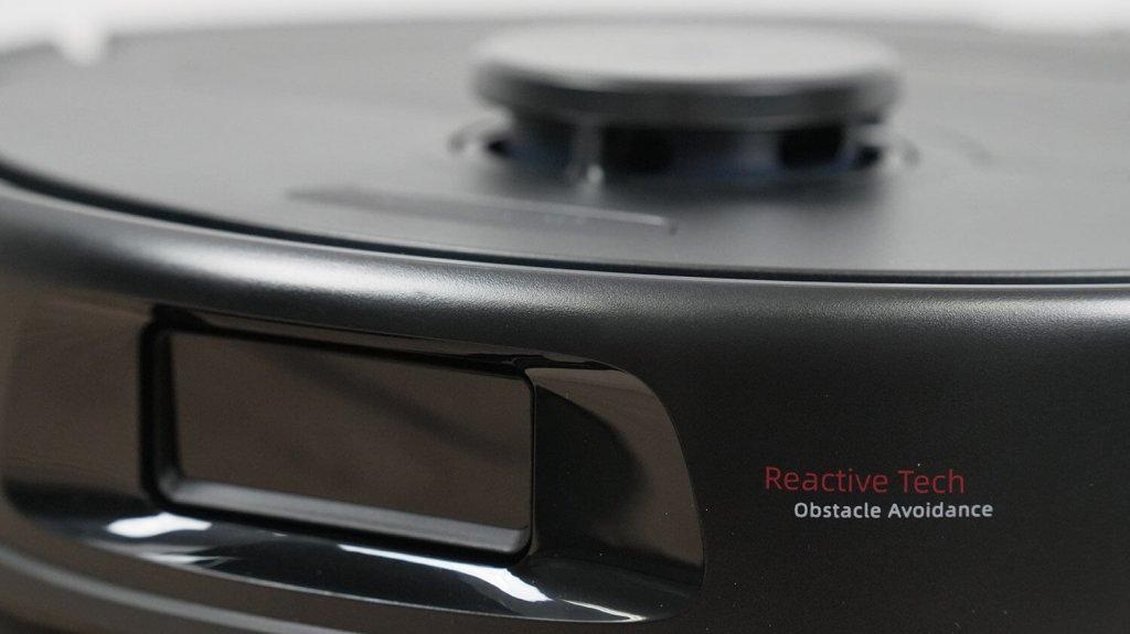 Roborock Qrevo L : capteurs Lidar et pare-chocs
