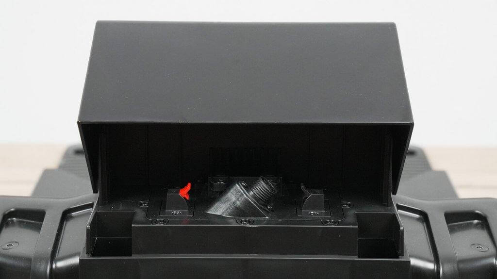 Robokos RM600i : Bornes de connexion d'alimentation