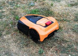 Robokos RM600i : une tondeuse à gazon robotisée abordable avec des fonctionnalités avancées !