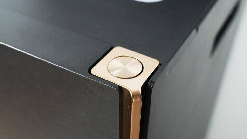 Dreame Matrix10 Ultra : Bouton d'ouverture de porte