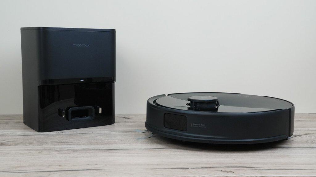 Roborock Q8 Max Pro Plus : Robot et station