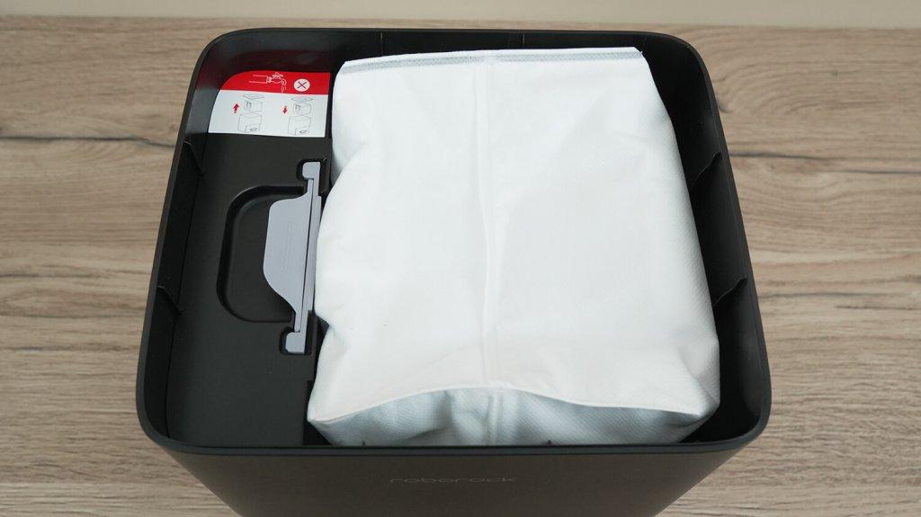 Roborock Q8 Max Pro Plus : Sac dans la station