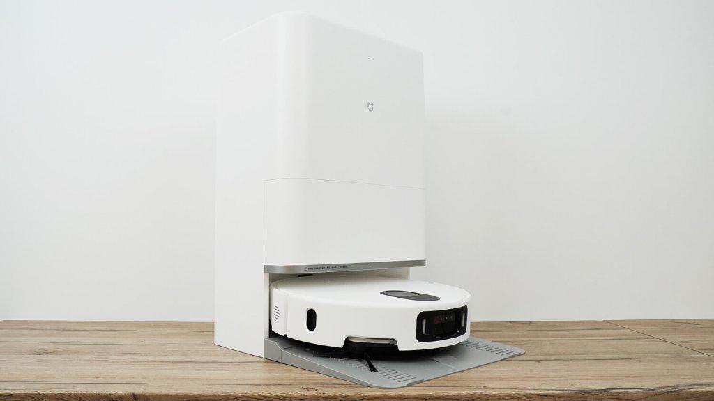 Xiaomi Mijia 5 Pro : Un aspirateur robot sur station